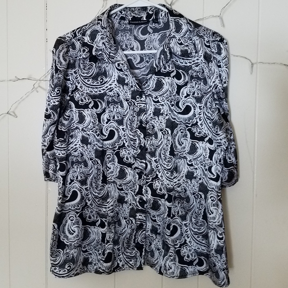 Essentials By Milano Button Blouse - Picture 4 of 7